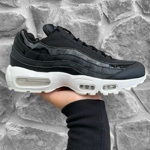 Nike Women’s Air Max 95 SE